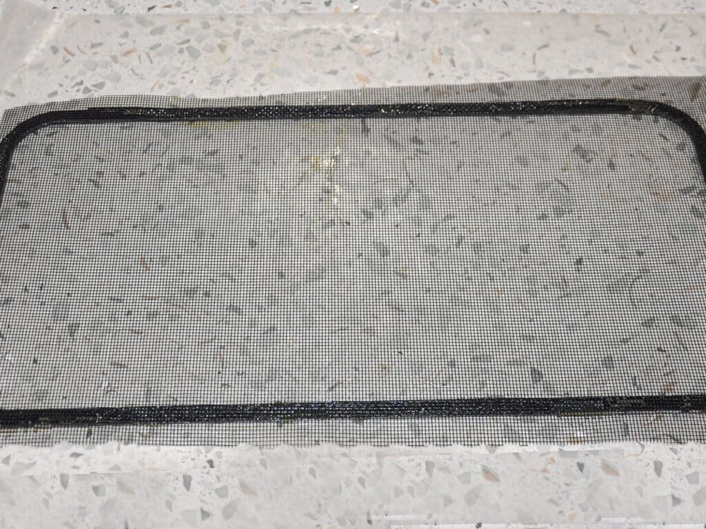 Trimming the mesh with scissors